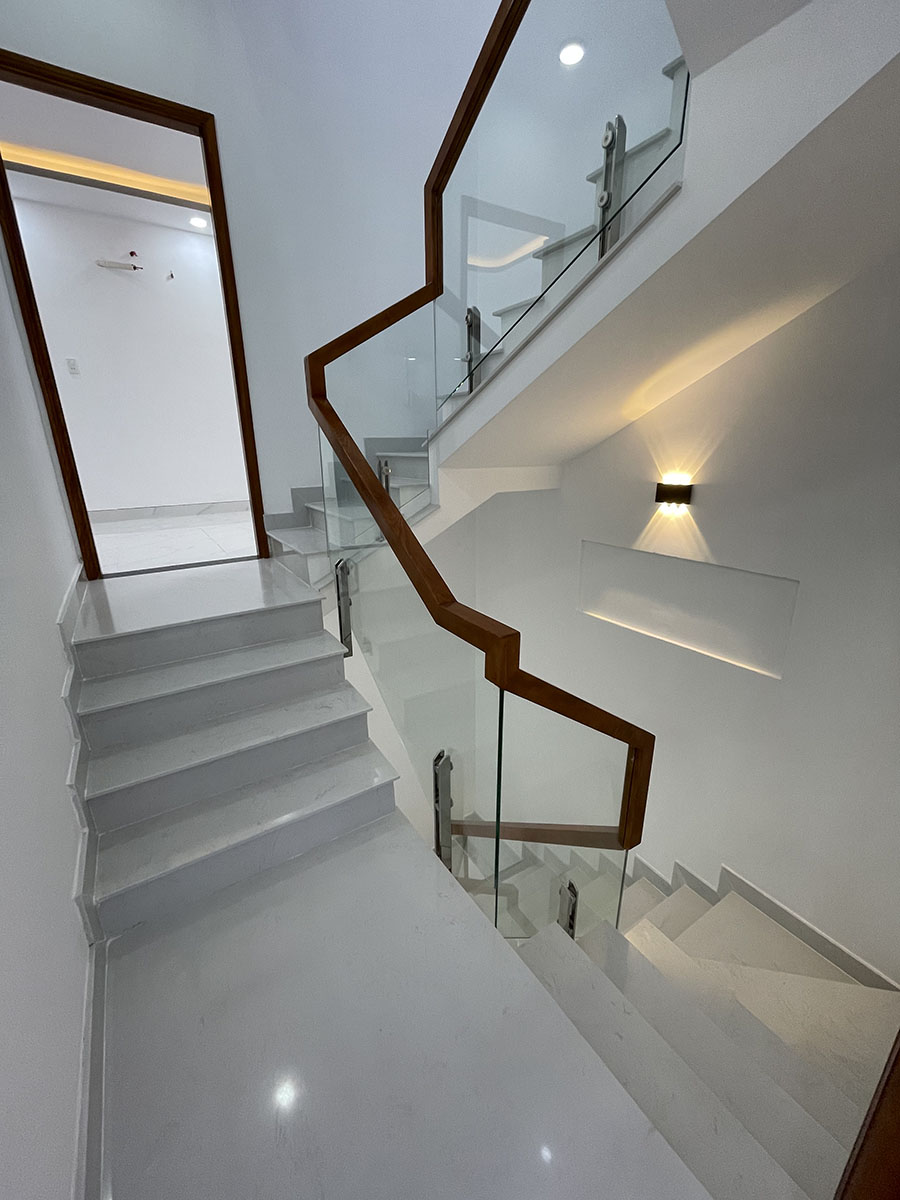 Bán nhà Nơ Trang Long, Quận Bình Thạnh Tuyệt phẩm 4 lầu (4,2m x 14m) tk Singapore ôtô đổ trong nhà.